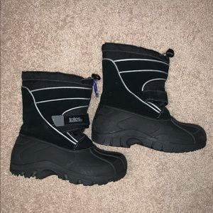 Kids 6 Totes snow boots